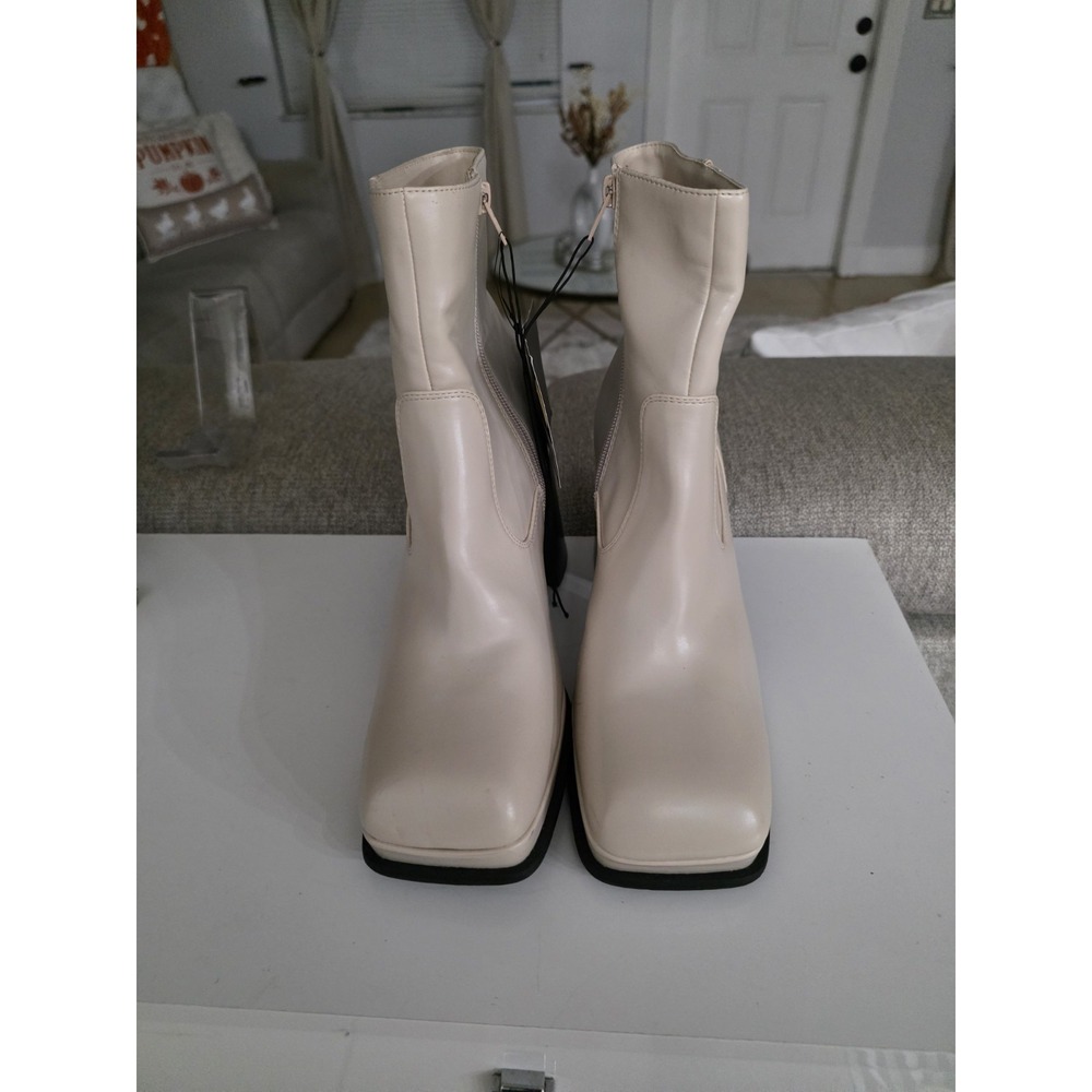 Womens Forever 21 Chunky Boots Square Toe Size 6 And‎ Sz 9Light Beige